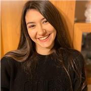 ragazza diplomata in canto e pianoforte offre lezioni di canto online e/o in presenza